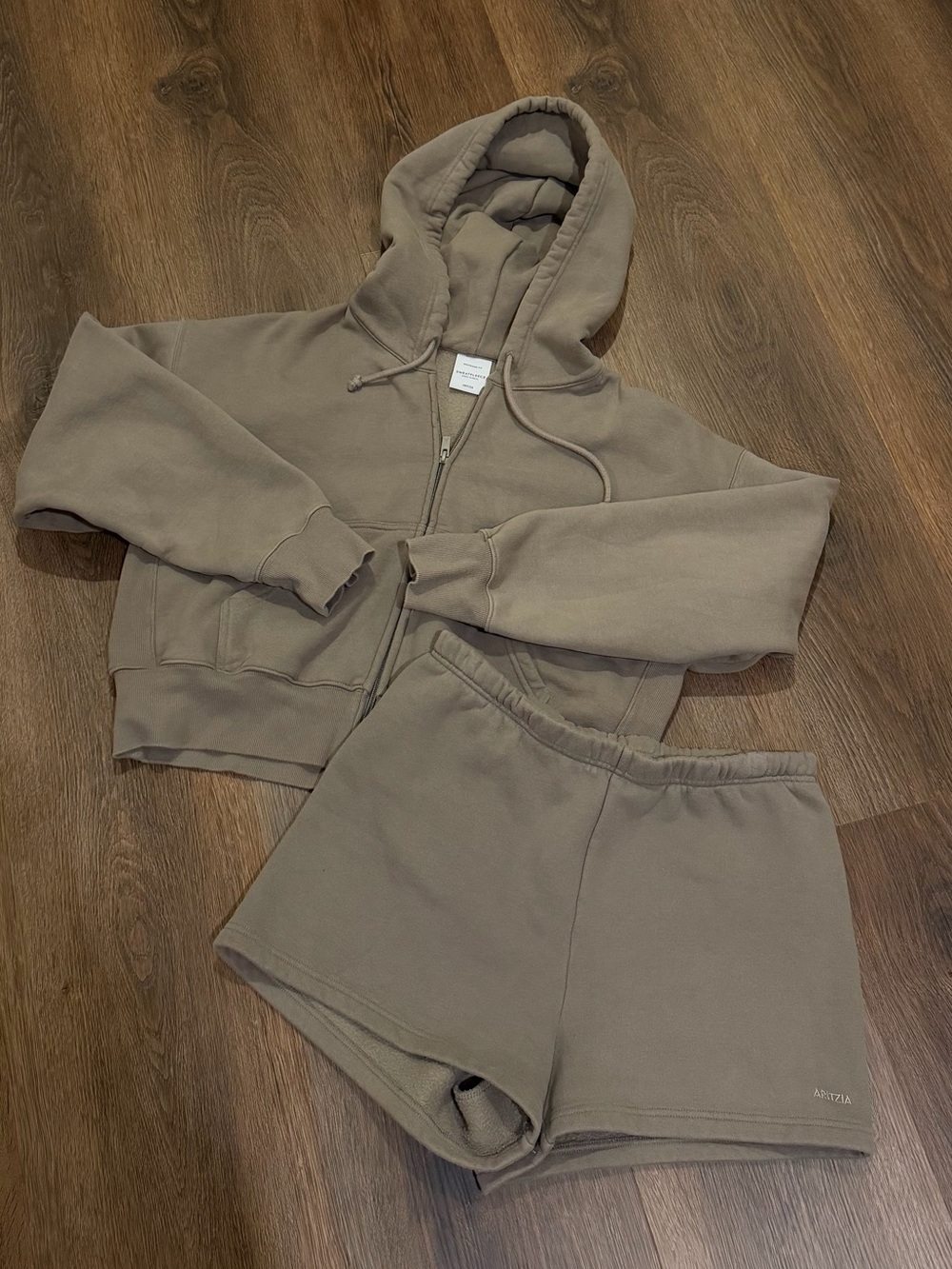 Aritzia Cozy Sweatfleece Boyfriend Boxy Zip Hoodie + Shorts Set M